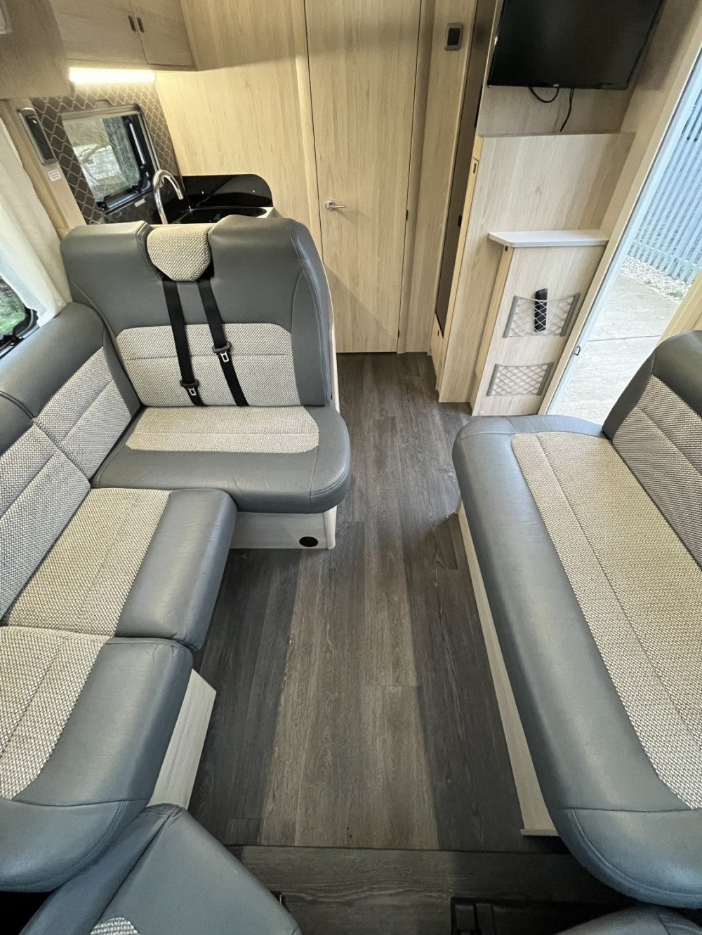 Auto Trail F60 lounge