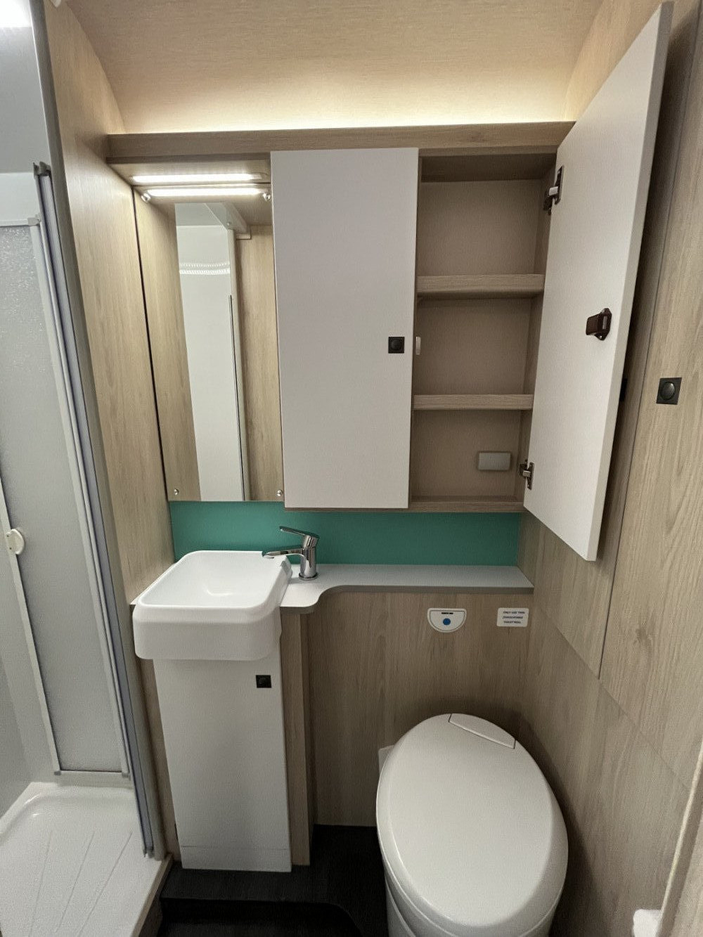 Auto Trail F60  washroom